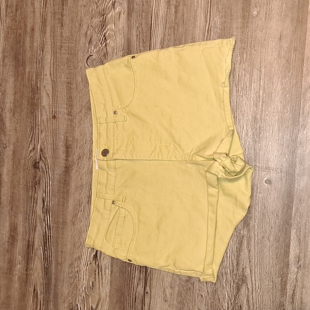 FRAYED HIGH RISE SHORTS - Picture 2 of 3